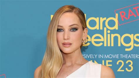 was jennifer lawrence actually nude in no hard feelings|Jennifer Lawrence shocks fans by getting completely。